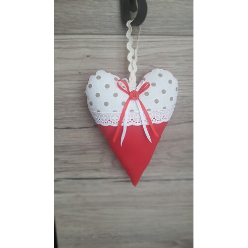 Srdiečko červená s bodkou